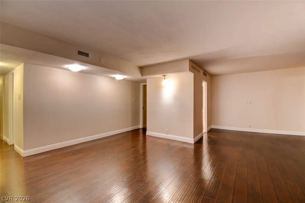 3111 Bel Air, Las Vegas, NV 89109