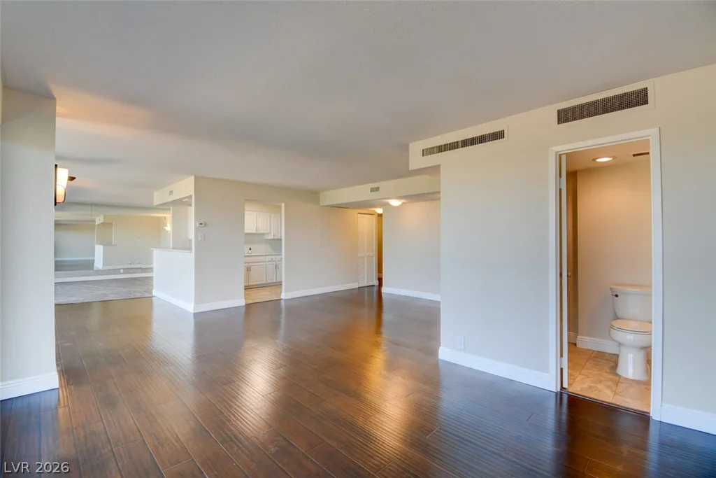 3111 Bel Air, Las Vegas, NV 89109
