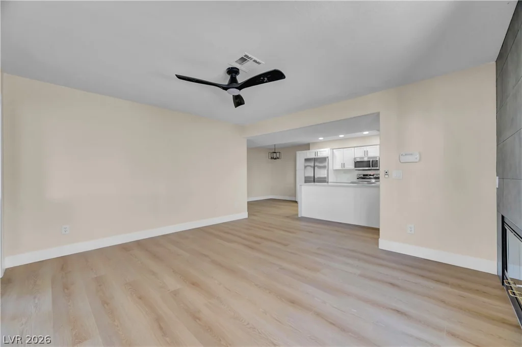 2725 Nellis, Las Vegas, NV 89121