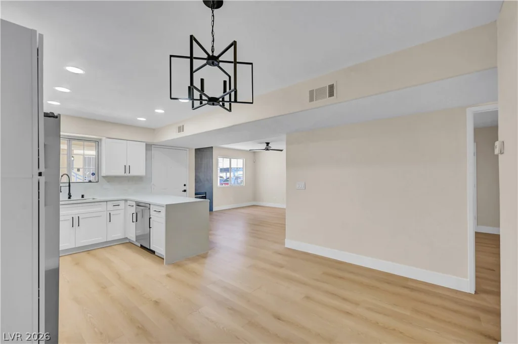 2725 Nellis, Las Vegas, NV 89121