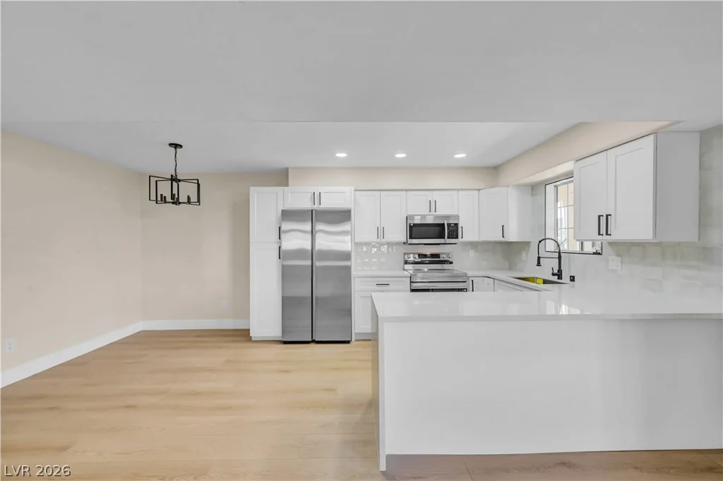 2725 Nellis, Las Vegas, NV 89121