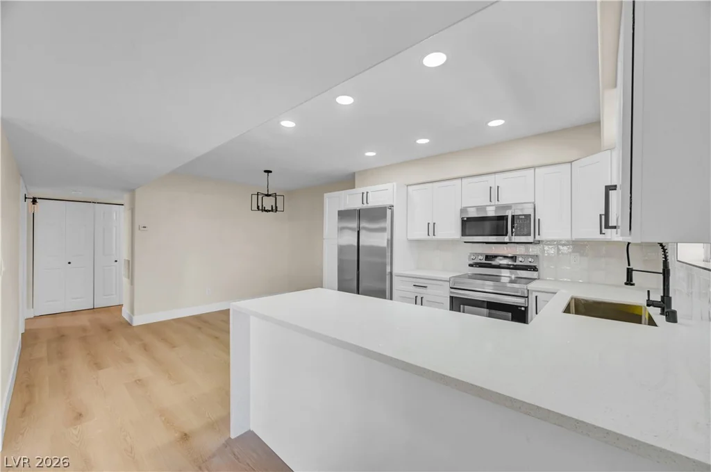 2725 Nellis, Las Vegas, NV 89121