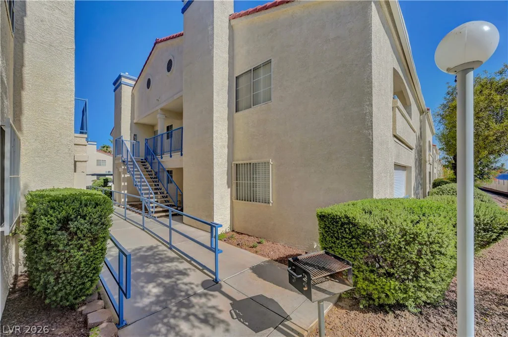 2725 Nellis, Las Vegas, NV 89121