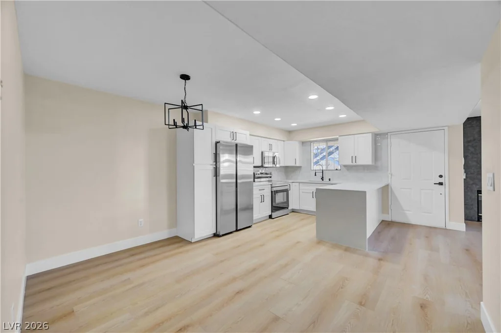 2725 Nellis, Las Vegas, NV 89121