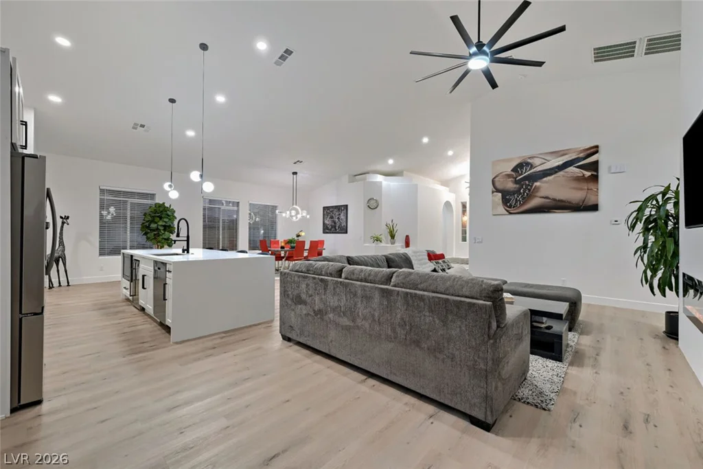 8870 Las Montanas, Las Vegas, NV 89147