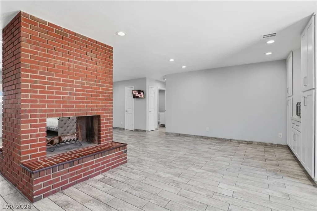 4987 Idaho, Las Vegas, NV 89104