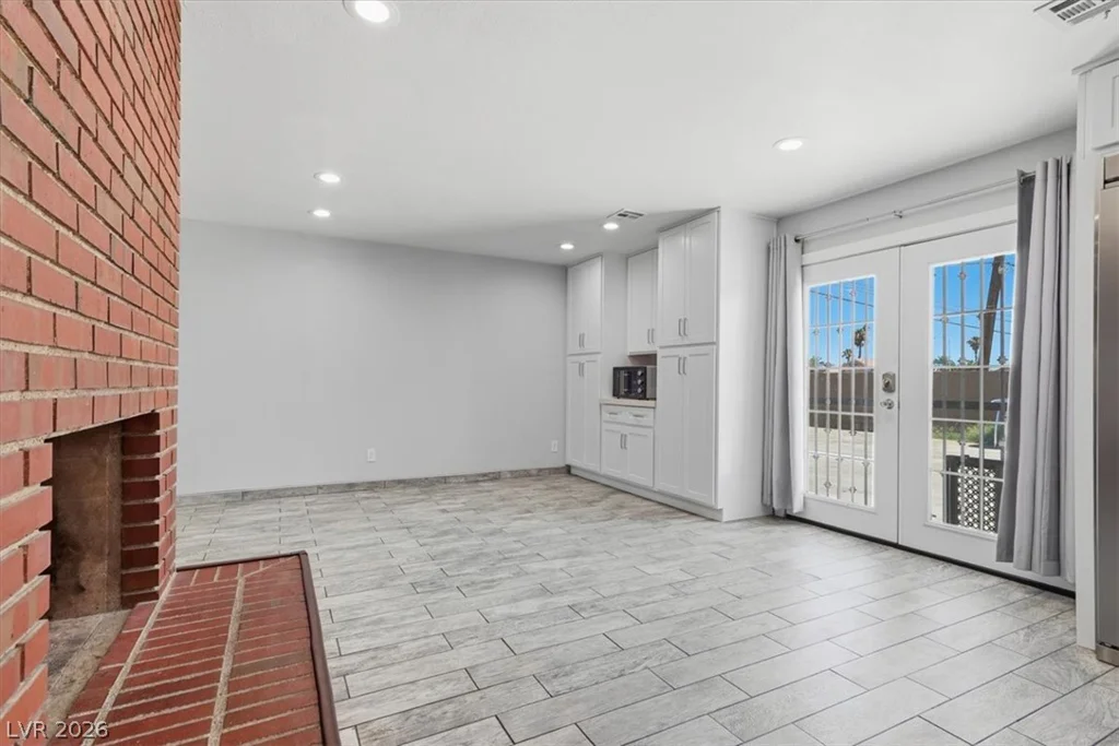 4987 Idaho, Las Vegas, NV 89104