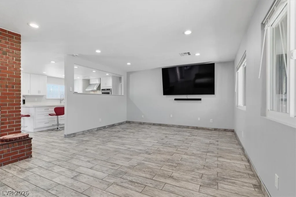4987 Idaho, Las Vegas, NV 89104