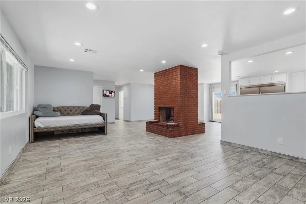4987 Idaho, Las Vegas, NV 89104