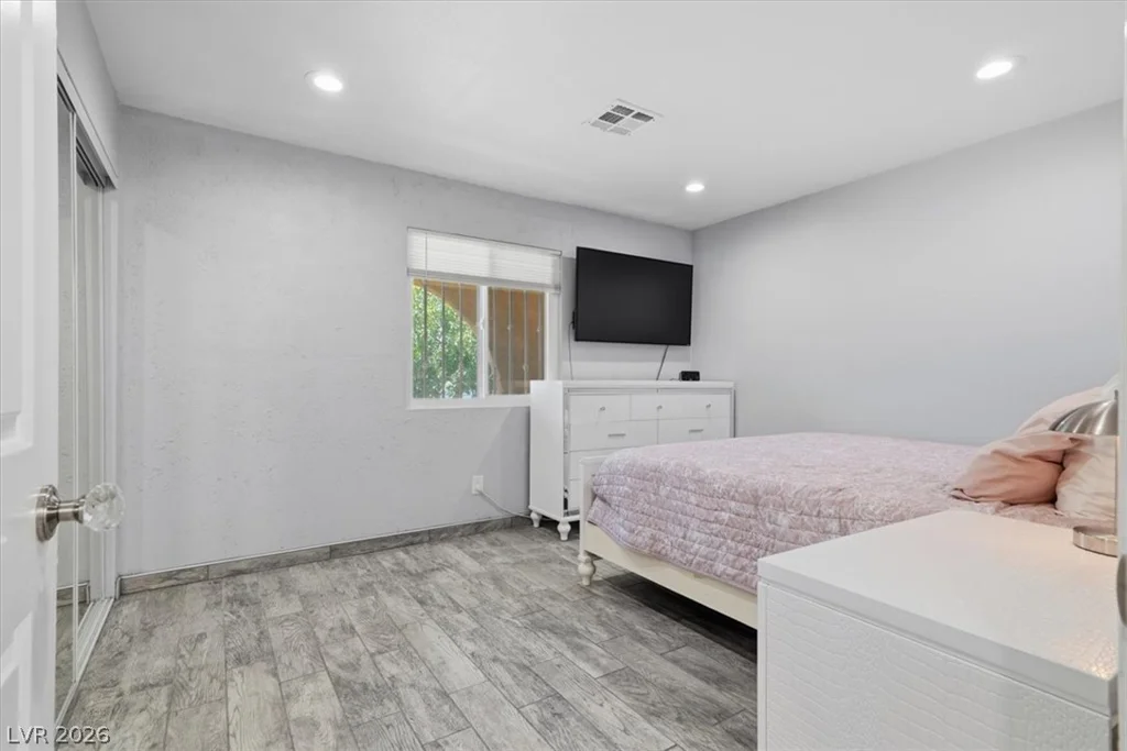 4987 Idaho, Las Vegas, NV 89104