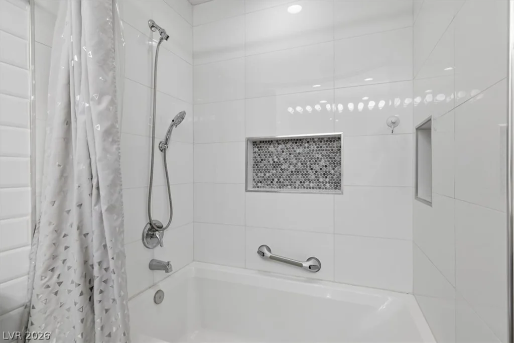 4987 Idaho, Las Vegas, NV 89104
