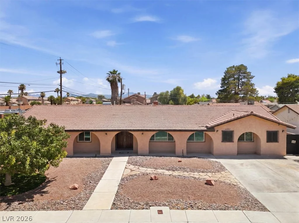 4987 Idaho, Las Vegas, NV 89104