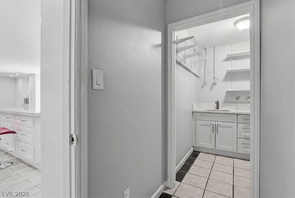 4987 Idaho, Las Vegas, NV 89104