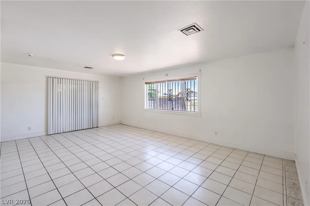 2100 Sundale, Las Vegas, NV 89102