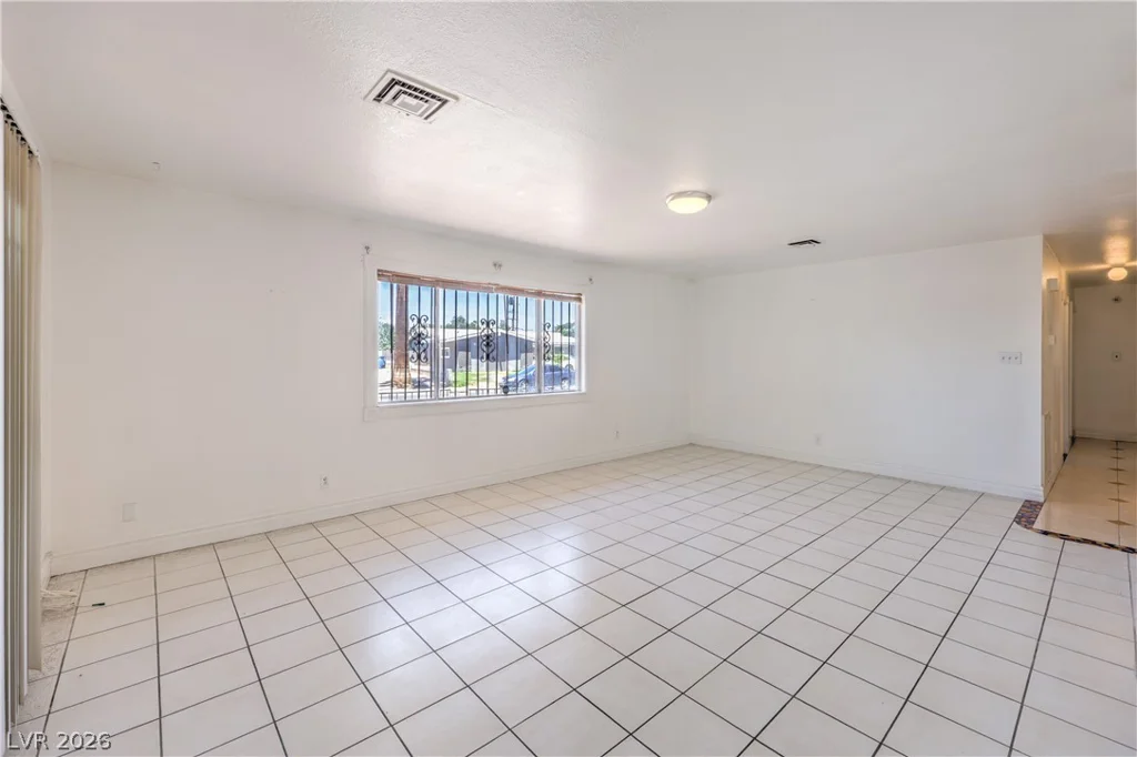 2100 Sundale, Las Vegas, NV 89102