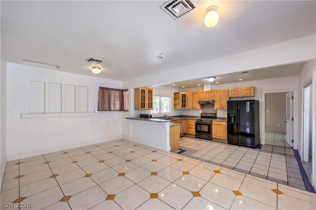 2100 Sundale, Las Vegas, NV 89102