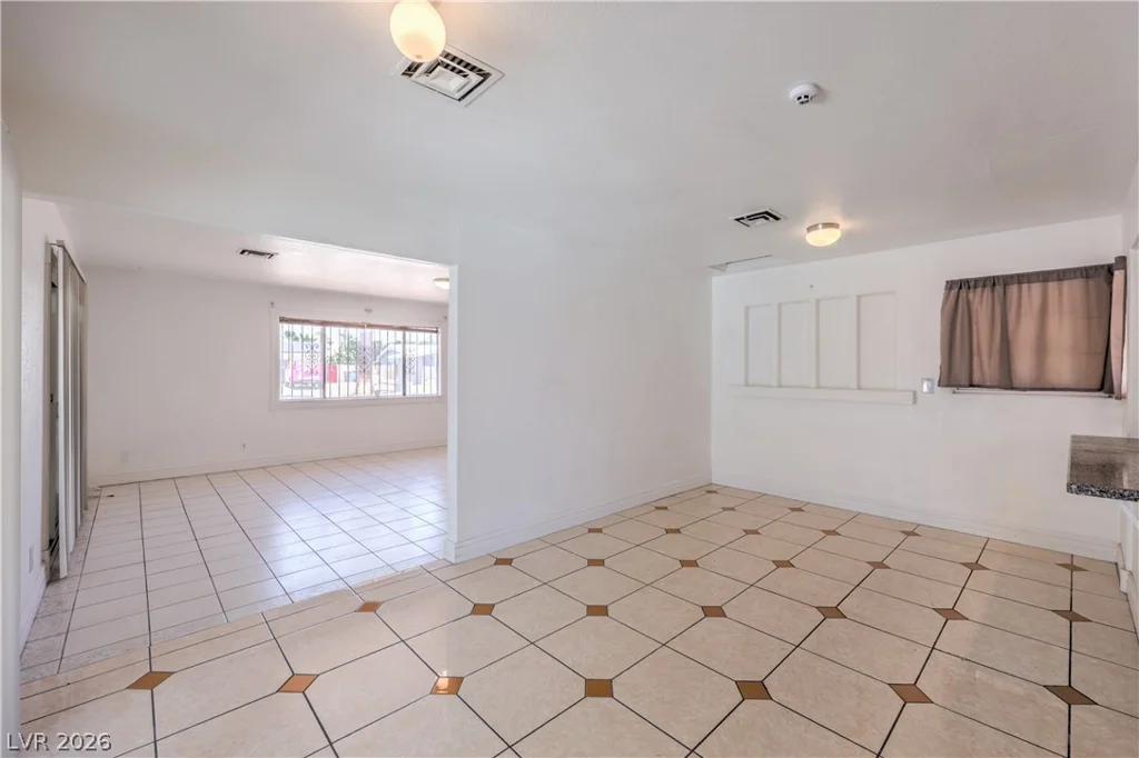 2100 Sundale, Las Vegas, NV 89102