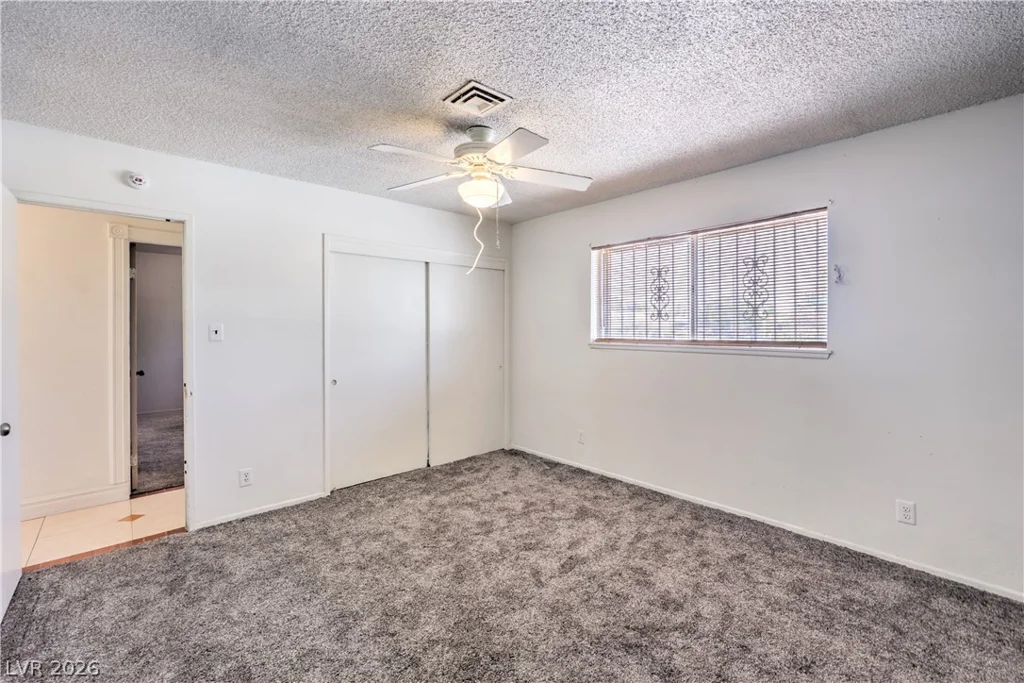 2100 Sundale, Las Vegas, NV 89102