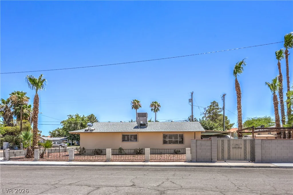 2100 Sundale, Las Vegas, NV 89102