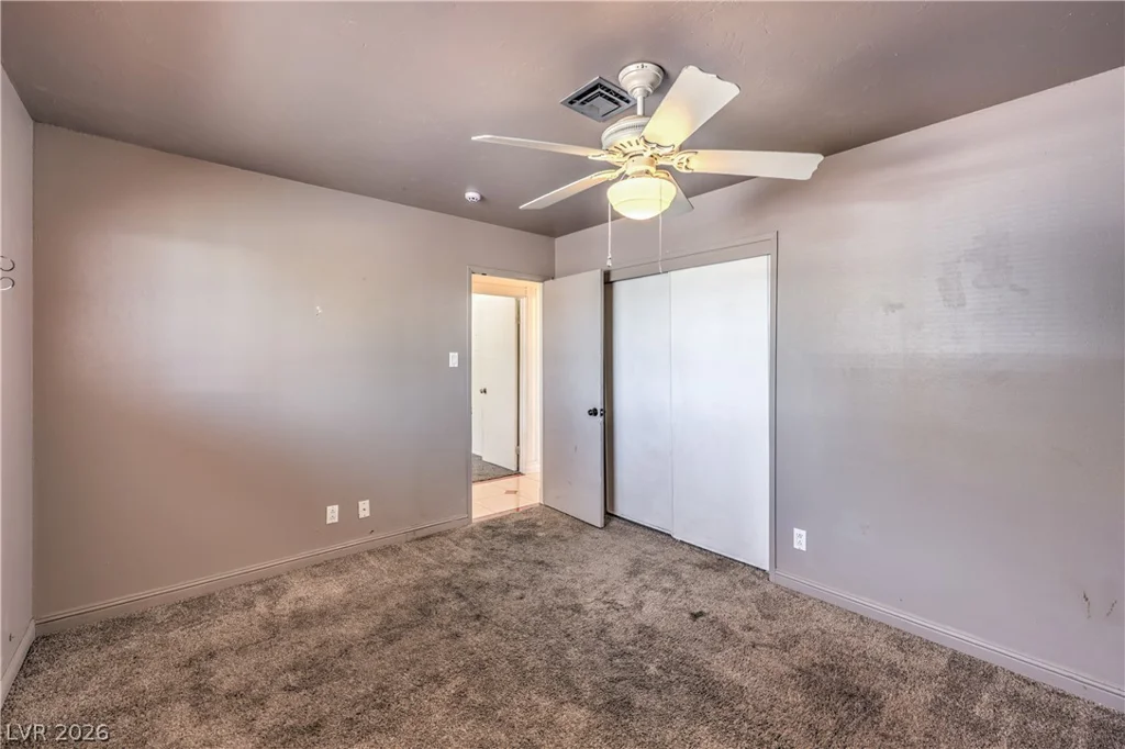 2100 Sundale, Las Vegas, NV 89102