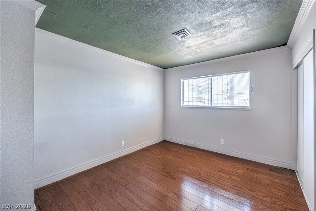 2100 Sundale, Las Vegas, NV 89102