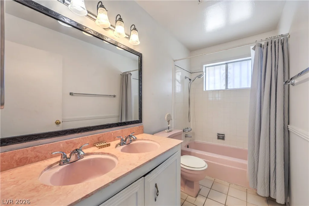 2100 Sundale, Las Vegas, NV 89102