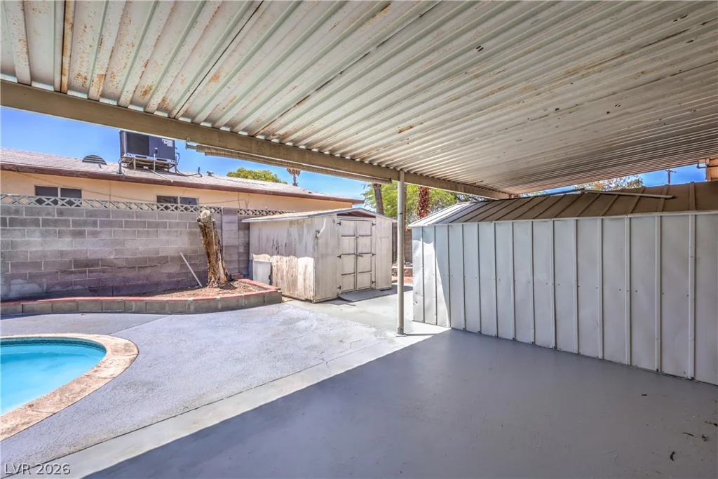 2100 Sundale, Las Vegas, NV 89102
