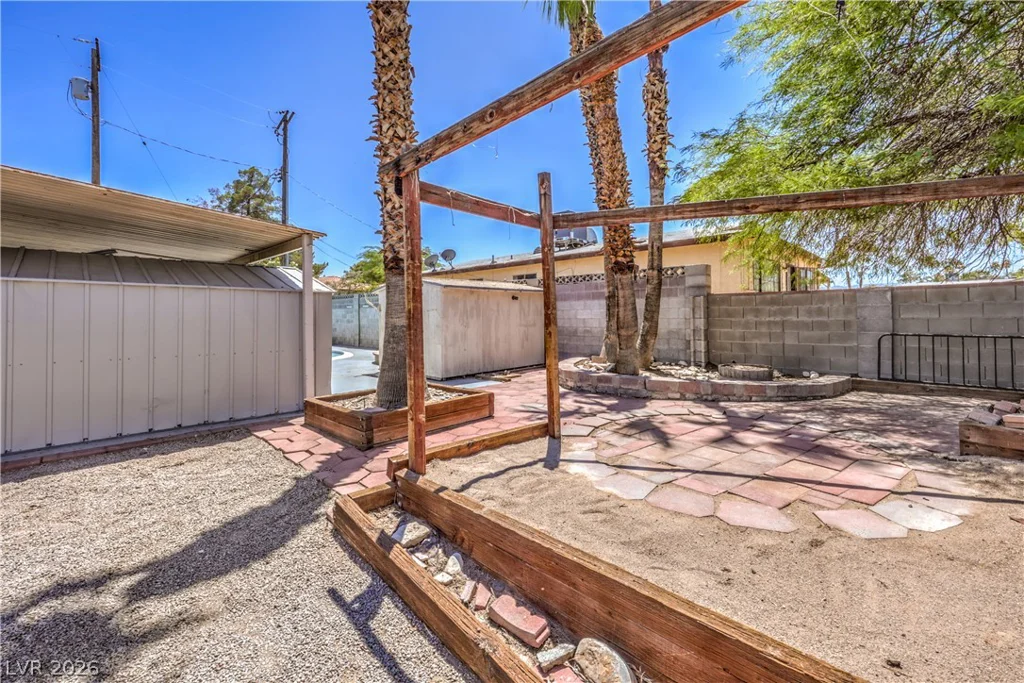 2100 Sundale, Las Vegas, NV 89102