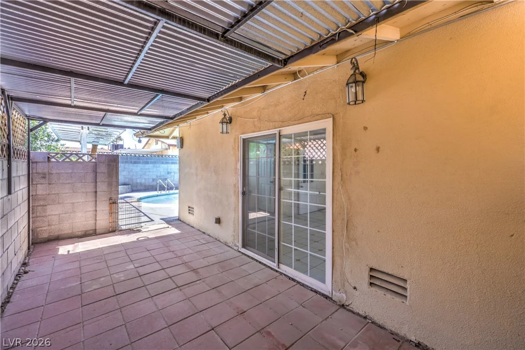 2100 Sundale, Las Vegas, NV 89102