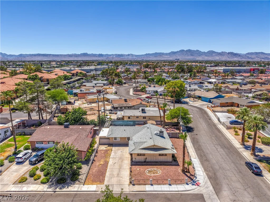 2100 Sundale, Las Vegas, NV 89102
