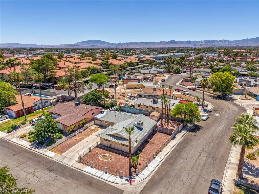 2100 Sundale, Las Vegas, NV 89102