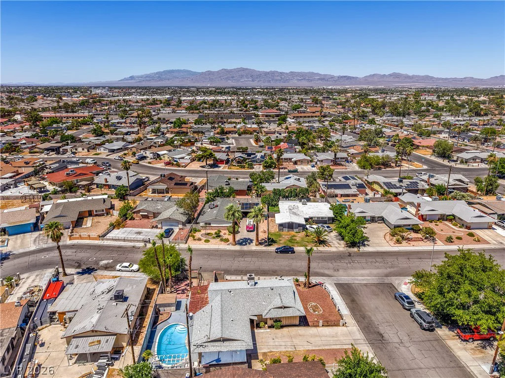 2100 Sundale, Las Vegas, NV 89102