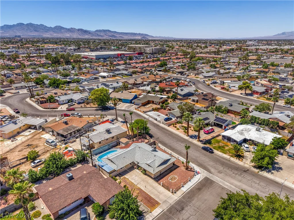 2100 Sundale, Las Vegas, NV 89102
