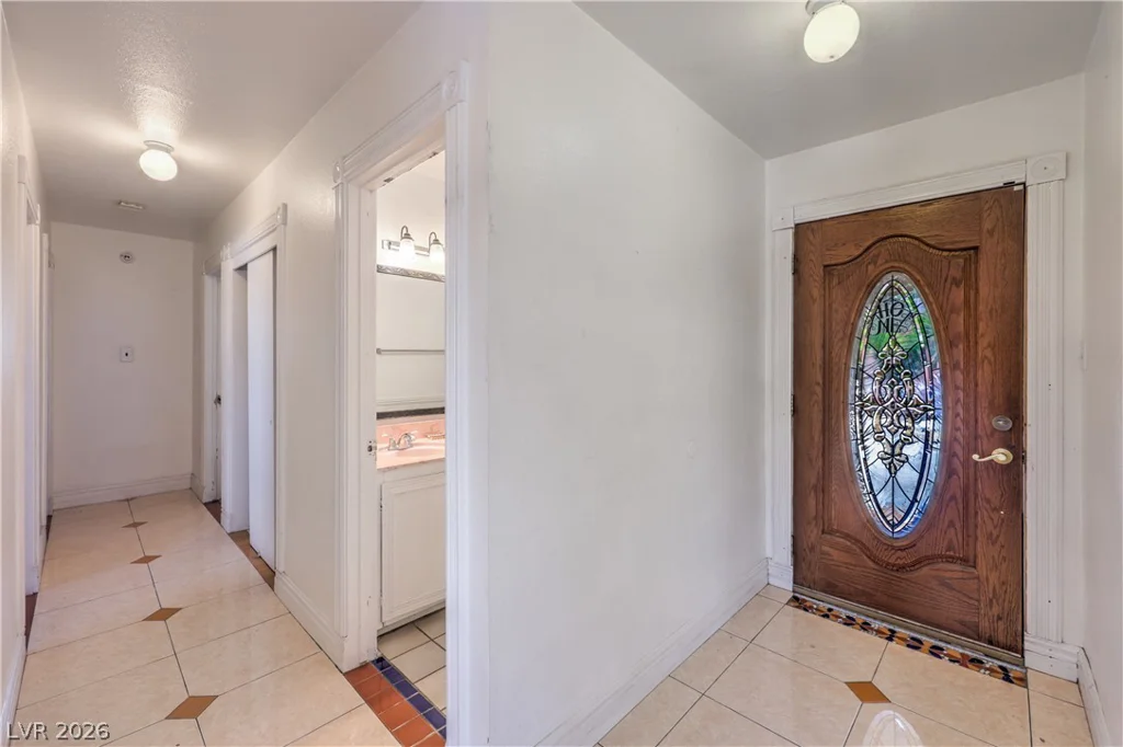 2100 Sundale, Las Vegas, NV 89102