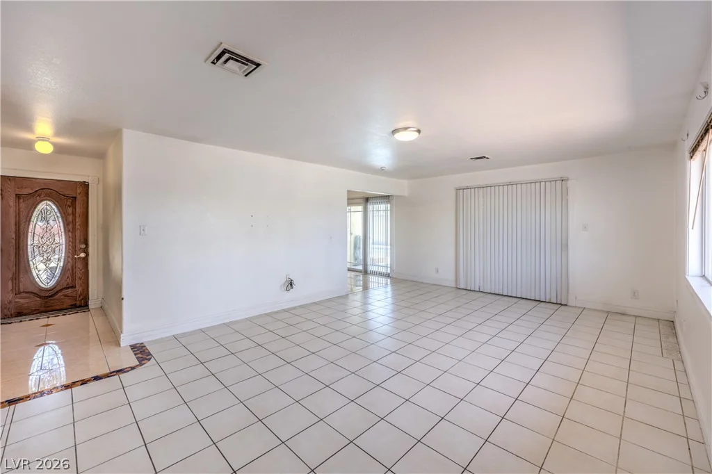 2100 Sundale, Las Vegas, NV 89102