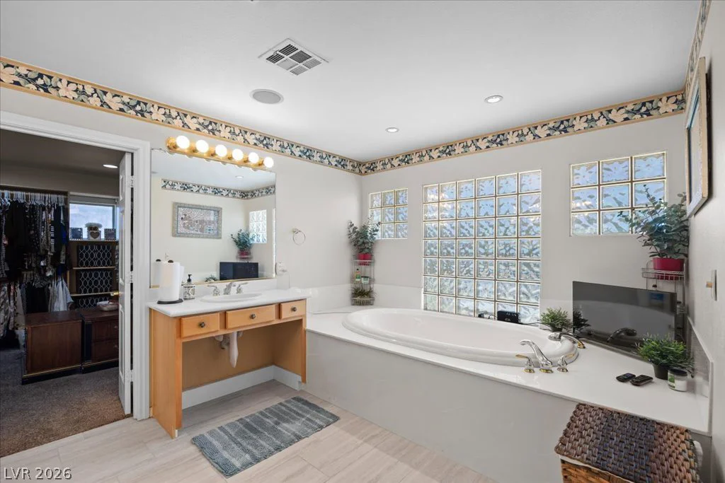 6681 Blue Sapphire, Las Vegas, NV 89110