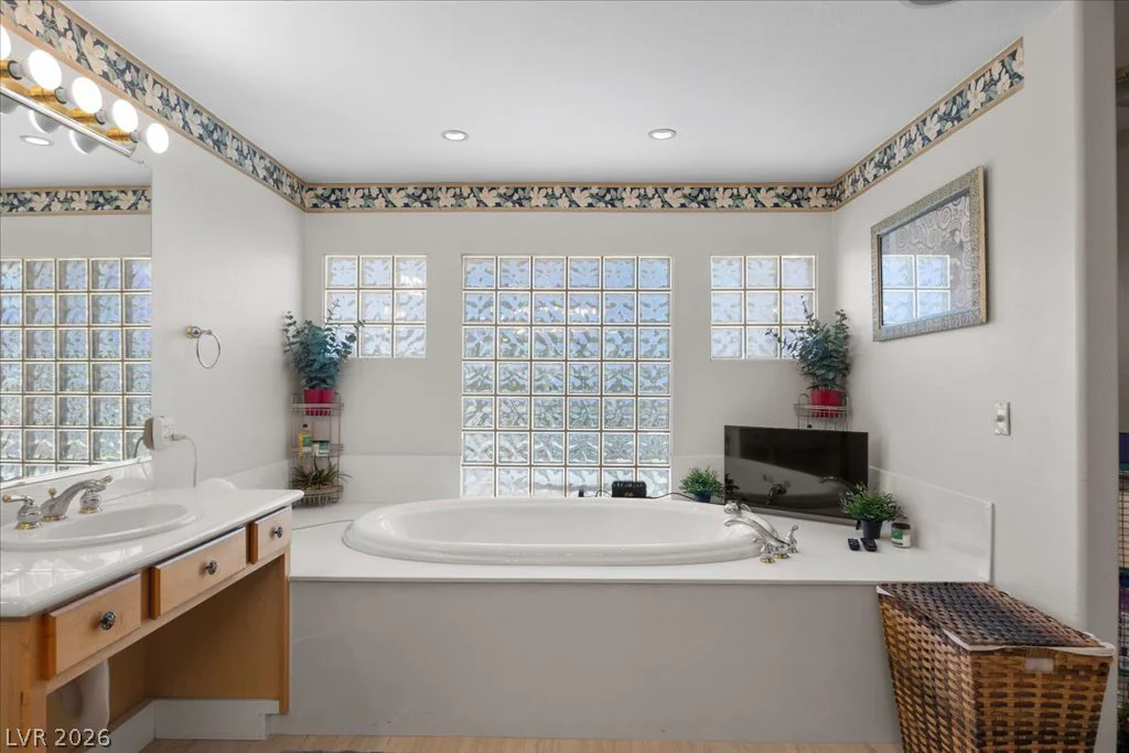 6681 Blue Sapphire, Las Vegas, NV 89110