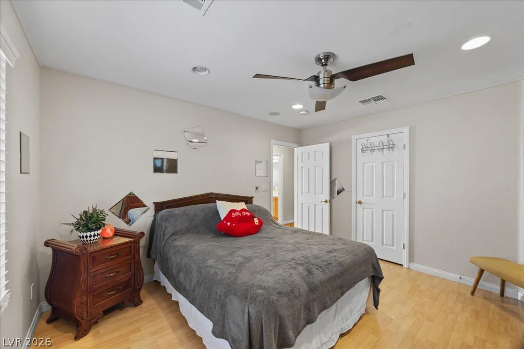 6681 Blue Sapphire, Las Vegas, NV 89110