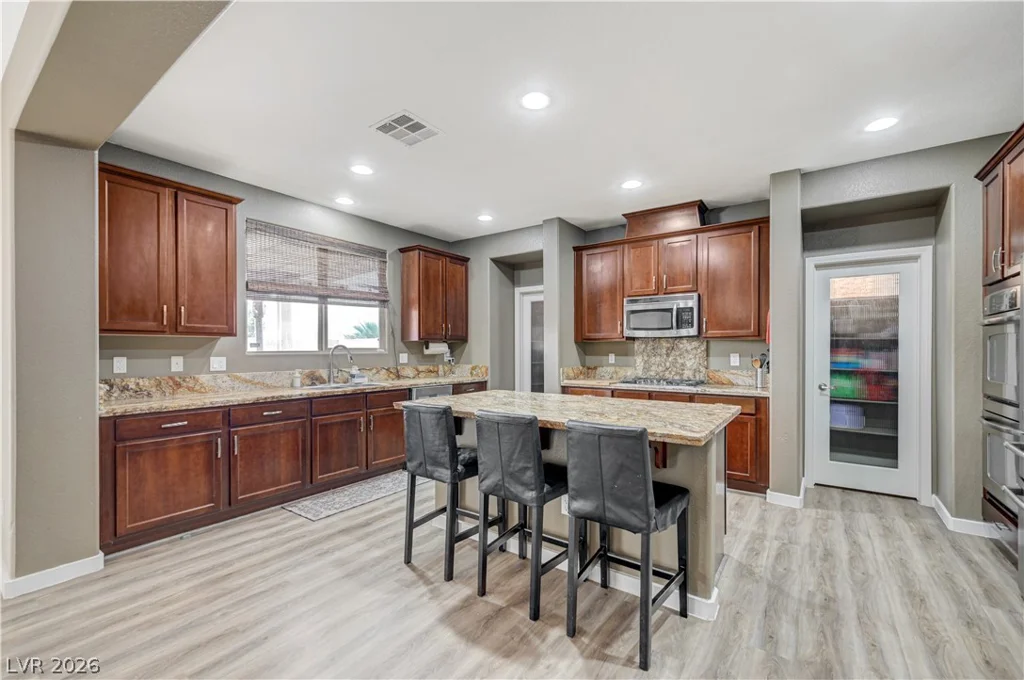 1812 La Calera, North Las Vegas, NV 89084
