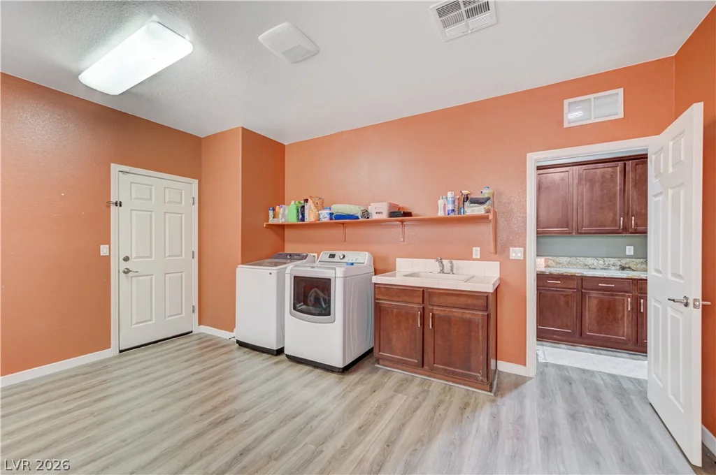 1812 La Calera, North Las Vegas, NV 89084