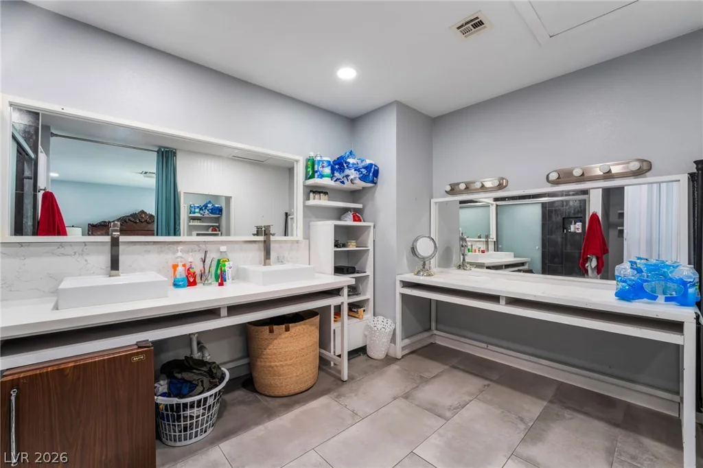 3400 Sioux, Las Vegas, NV 89169