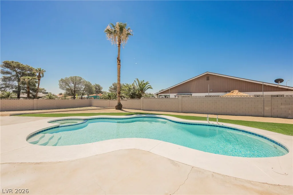 2755 Torrey Pines, Las Vegas, NV 89146