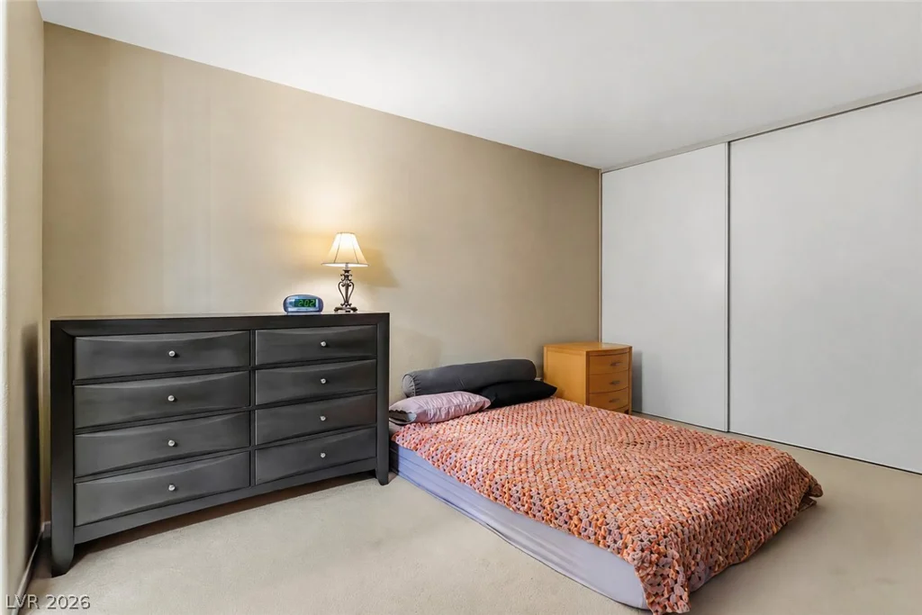 2209 Short Pine, Las Vegas, NV 89108