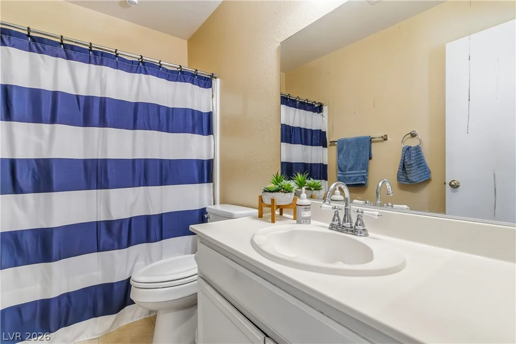 2209 Short Pine, Las Vegas, NV 89108