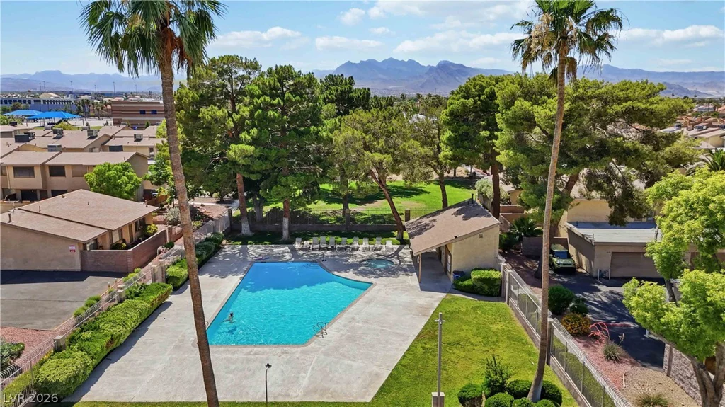 2209 Short Pine, Las Vegas, NV 89108