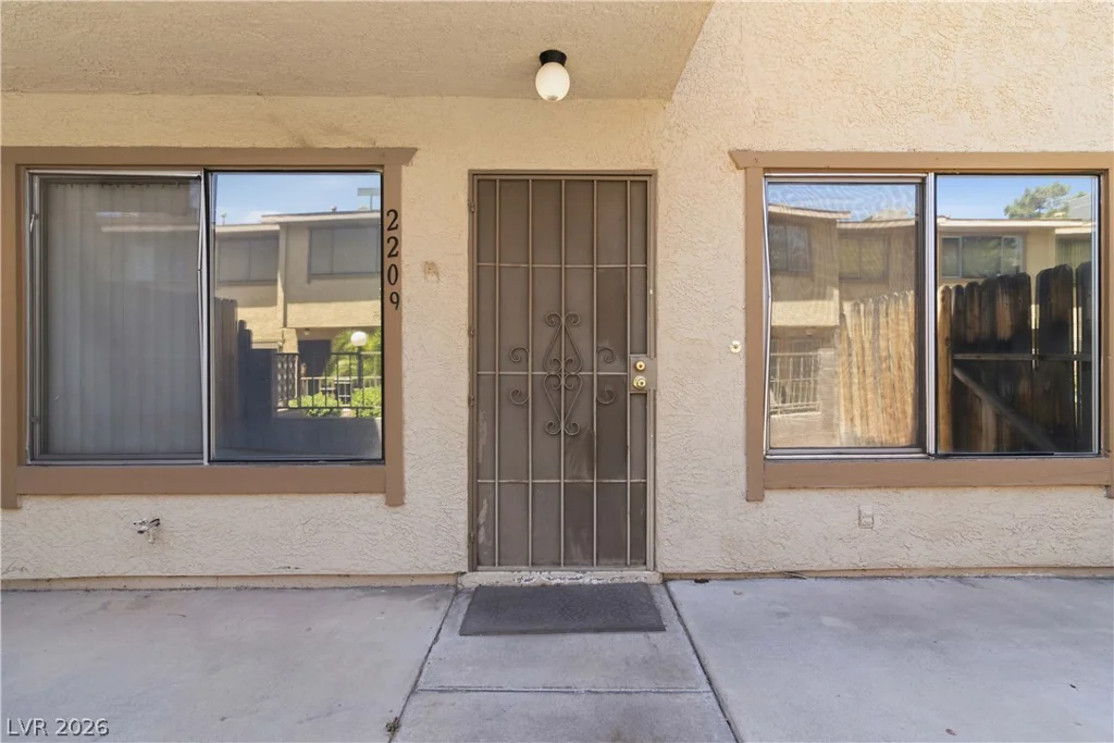 2209 Short Pine, Las Vegas, NV 89108