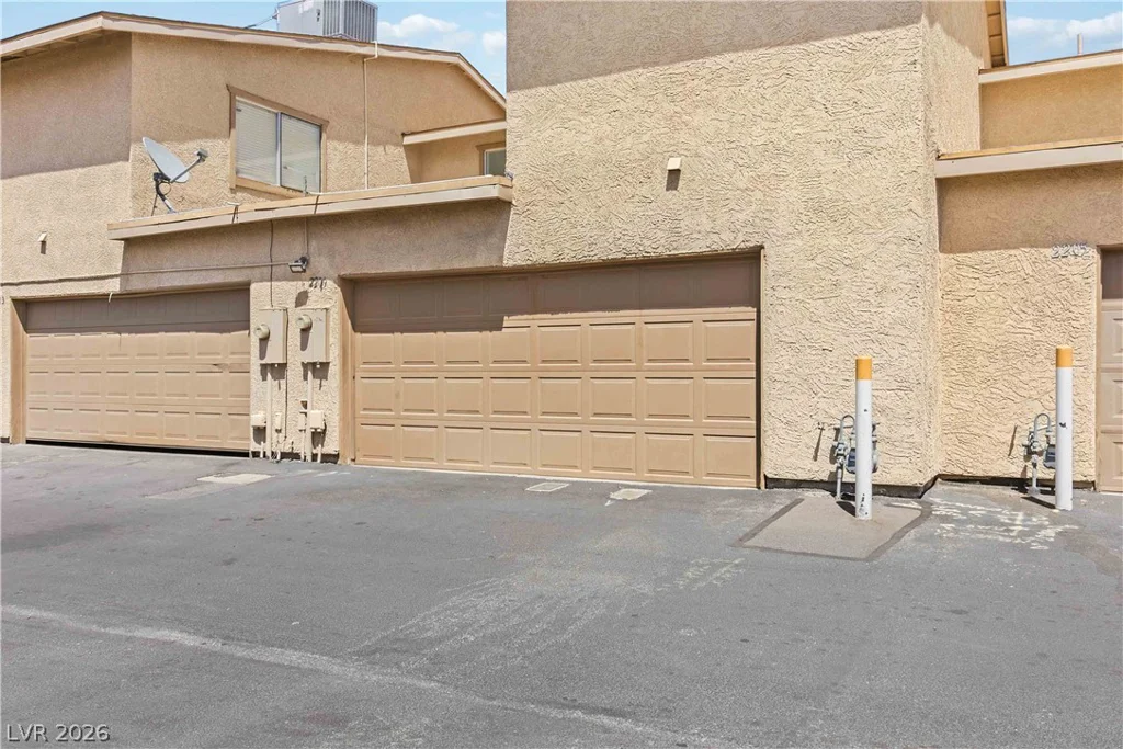 2209 Short Pine, Las Vegas, NV 89108