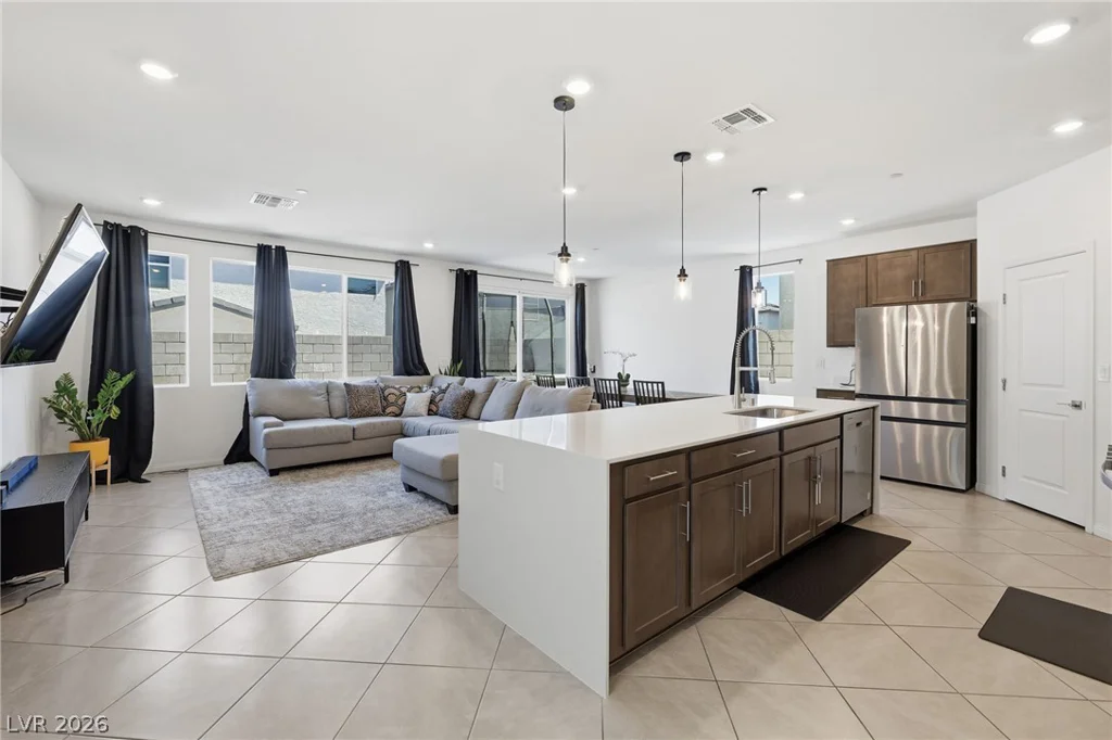 10170 Canyon Mantle, Las Vegas, NV 89166