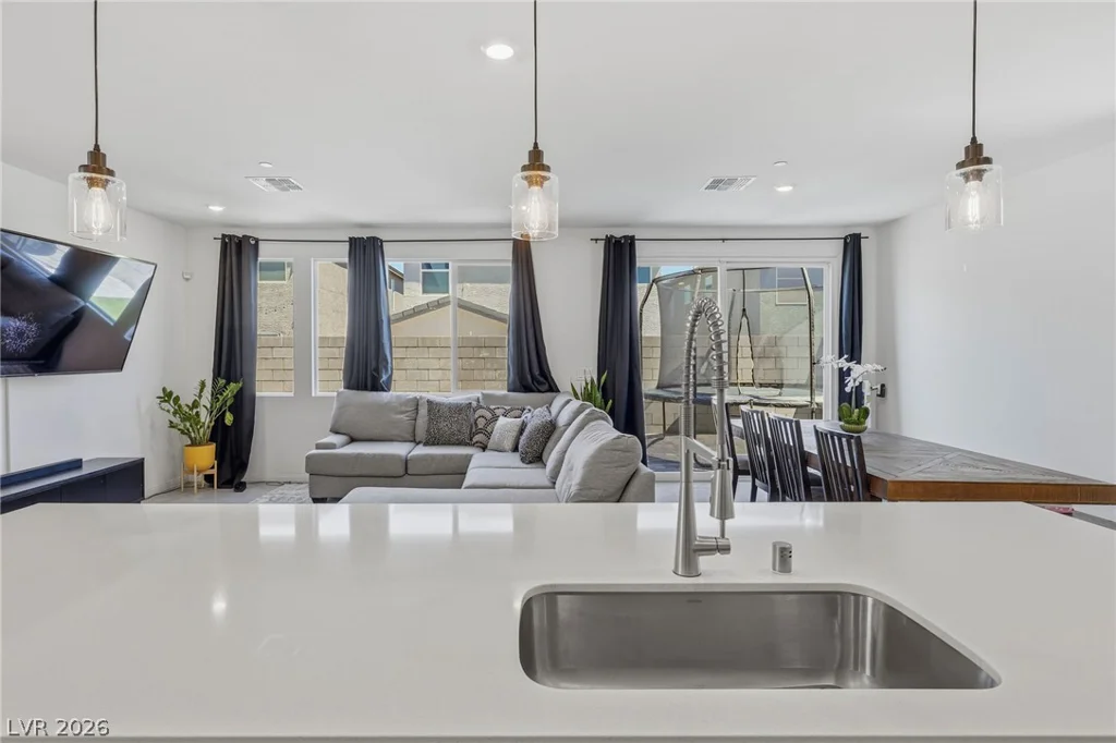 10170 Canyon Mantle, Las Vegas, NV 89166