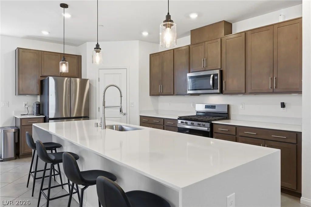 10170 Canyon Mantle, Las Vegas, NV 89166